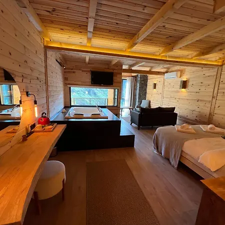 Suvand House فندق ريزه